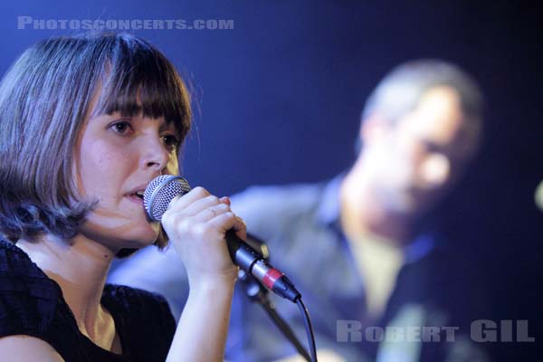 LA FIANCEE - 2010-03-27 - PARIS - La Maroquinerie - 